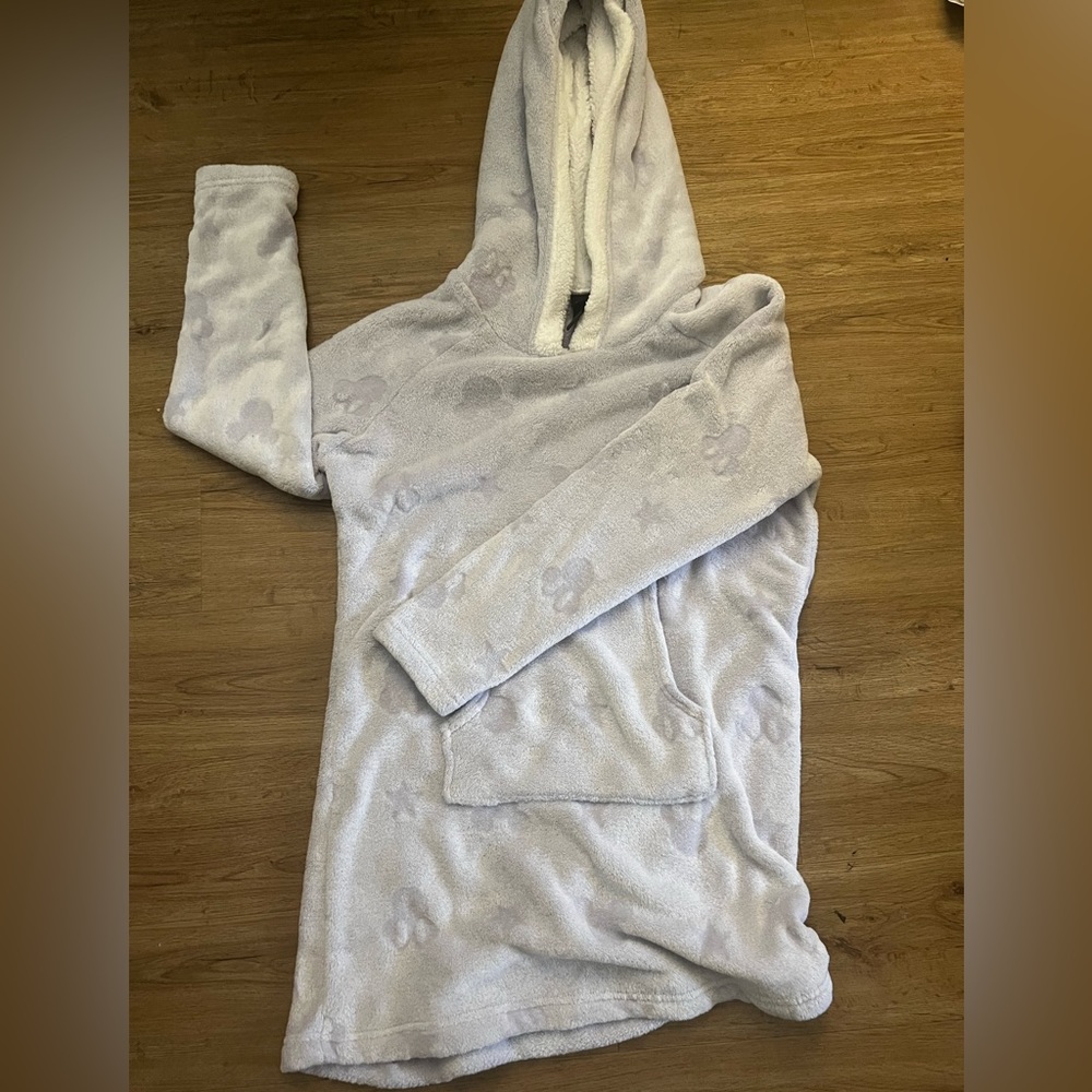 Disney robe top, light purple medium